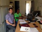 A Kalene Mission Hospital irodájában fénymásolunk (madárlátta dokumentumok)
